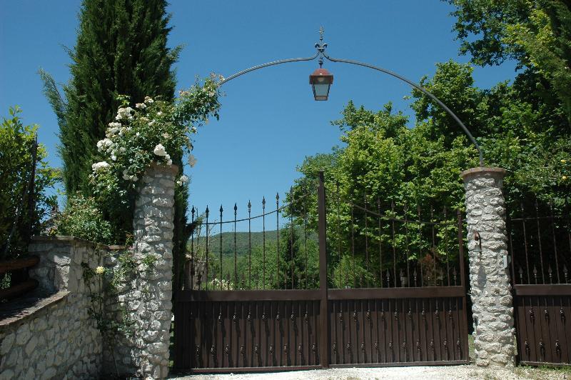 אמליה Agriturismo Tara מראה חיצוני תמונה