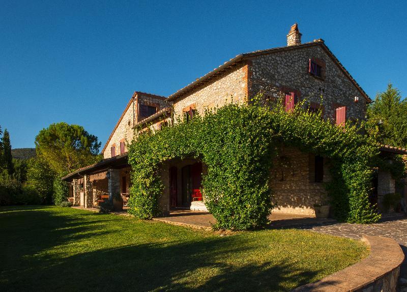 אמליה Agriturismo Tara מראה חיצוני תמונה